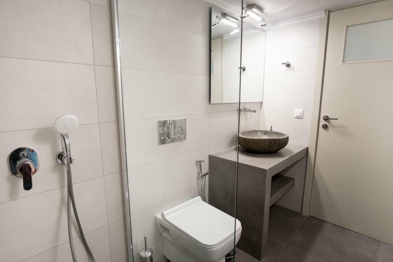 Comfy Apartment Of 104 M² Near Metro! Атина Екстериор снимка