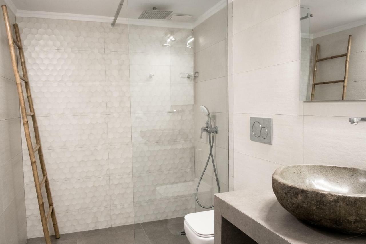 Comfy Apartment Of 104 M² Near Metro! Атина Екстериор снимка