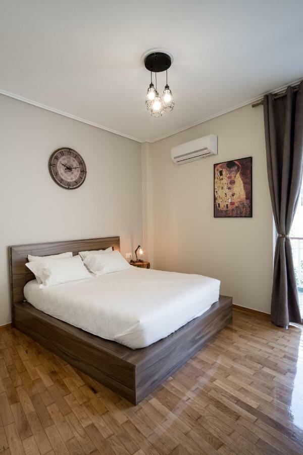 Comfy Apartment Of 104 M² Near Metro! Атина Екстериор снимка